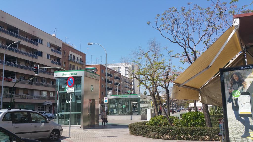 Apartamento Eduardo Dato Seville Ngoại thất bức ảnh